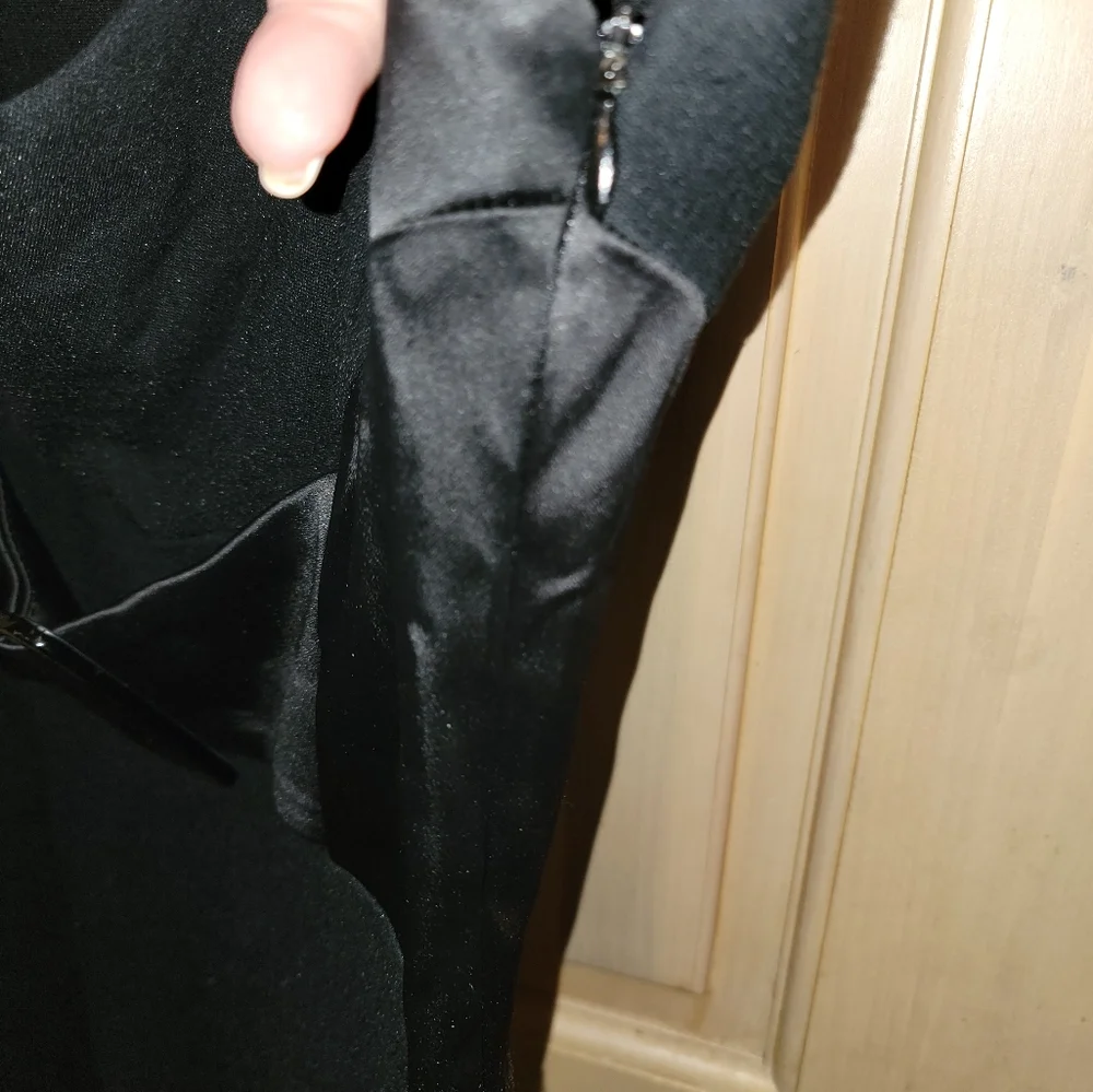 Misses Sz S Bebe Black Dress With Buckle Sleeveless Little Black Dress - Picture 4 of 7